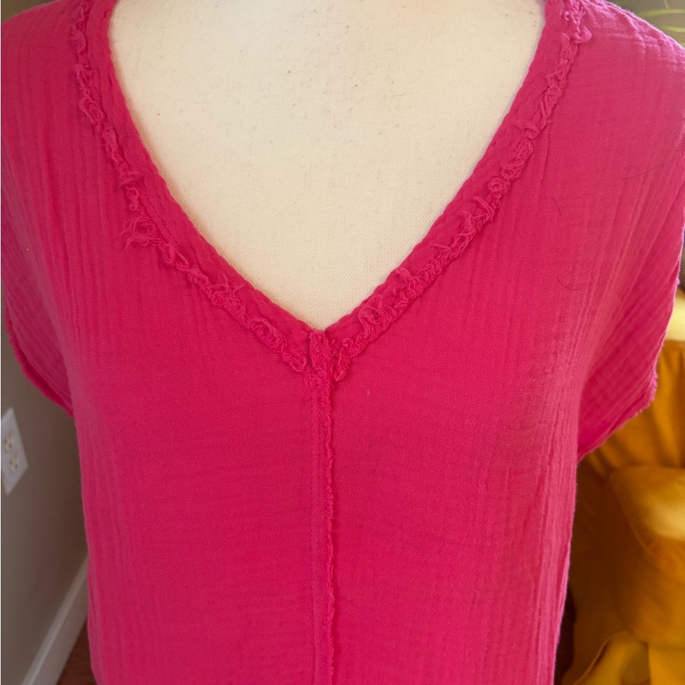 Michael Stars Hot Pink V-Neck Cotton Short Sleeve Shirt Size Small Loose Fit - Picture 2 of 8